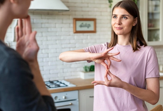 Aide et accompagnement de personnes avec un handicap auditif